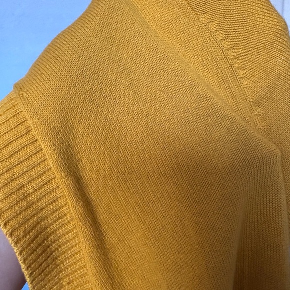 St. John’s Bay cardigan - Picture 2 of 3